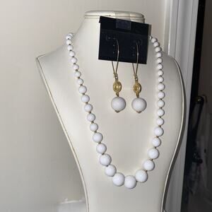 White And Gold Acrylic Bead 22” Necklace And Pierced Drop 3 1/2” Earrings Set